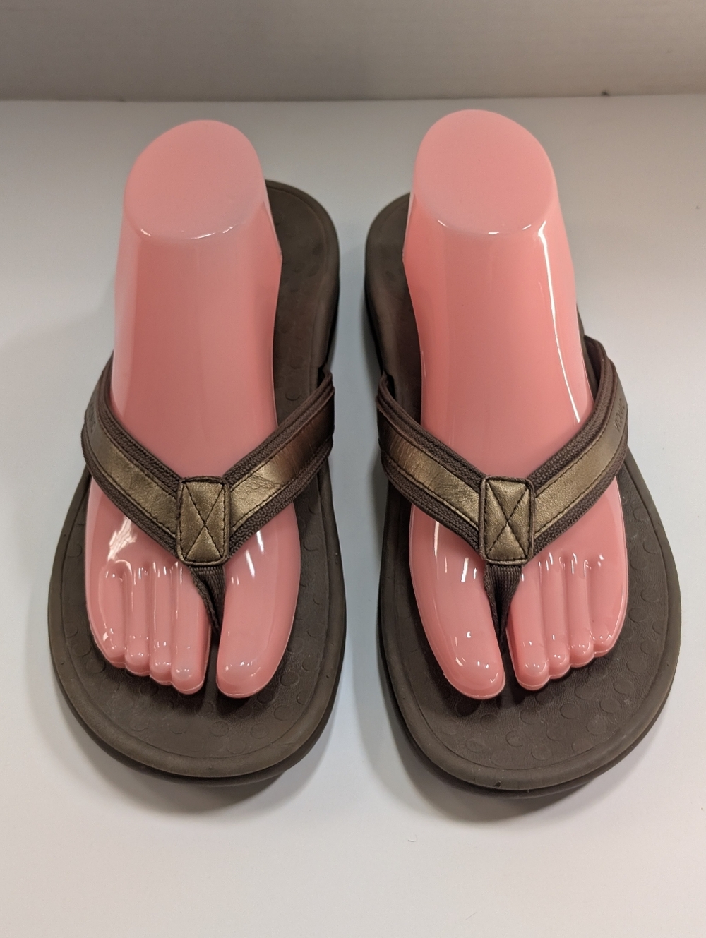 VIONIC Women's 10 Tide II  Bronze Metallic Flip Flops Sandals Orthotic Arch Supp